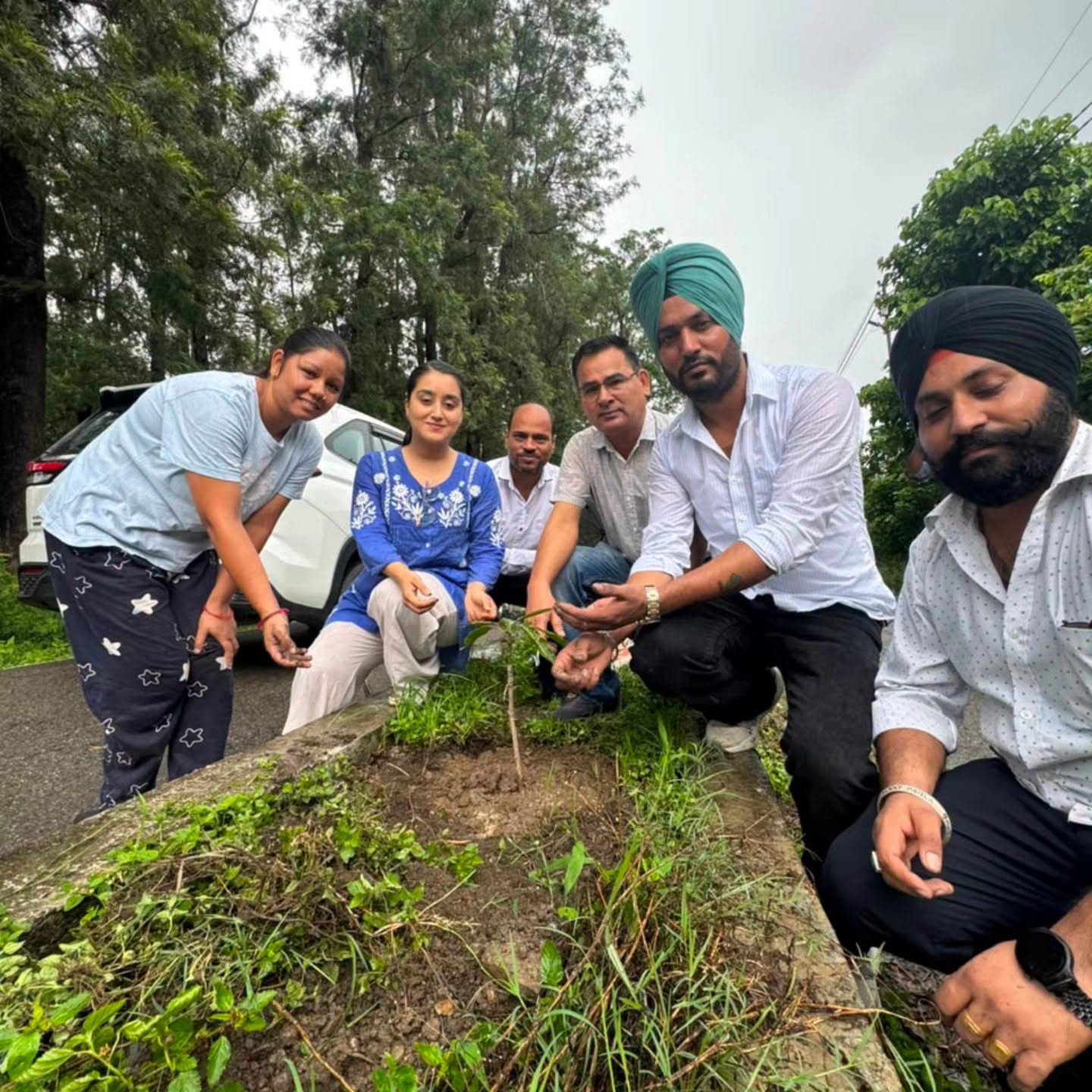 A Small Step Today, A Greener Tomorrow! 🌍 Sparsh Himalaya University proudly launched its Sunday Vriksharopan & Cleanliness Drive